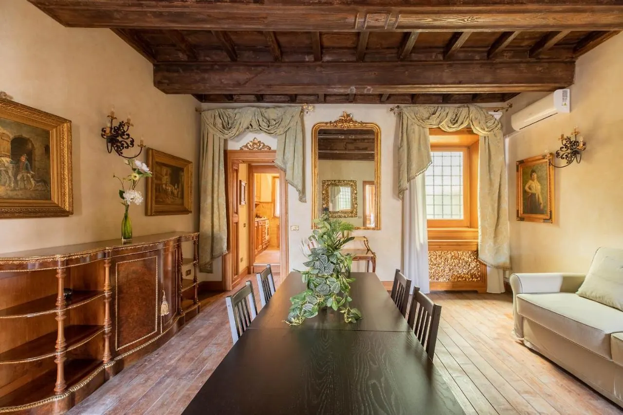 Apartamento Iflat Golden Gem In Trevi Roma